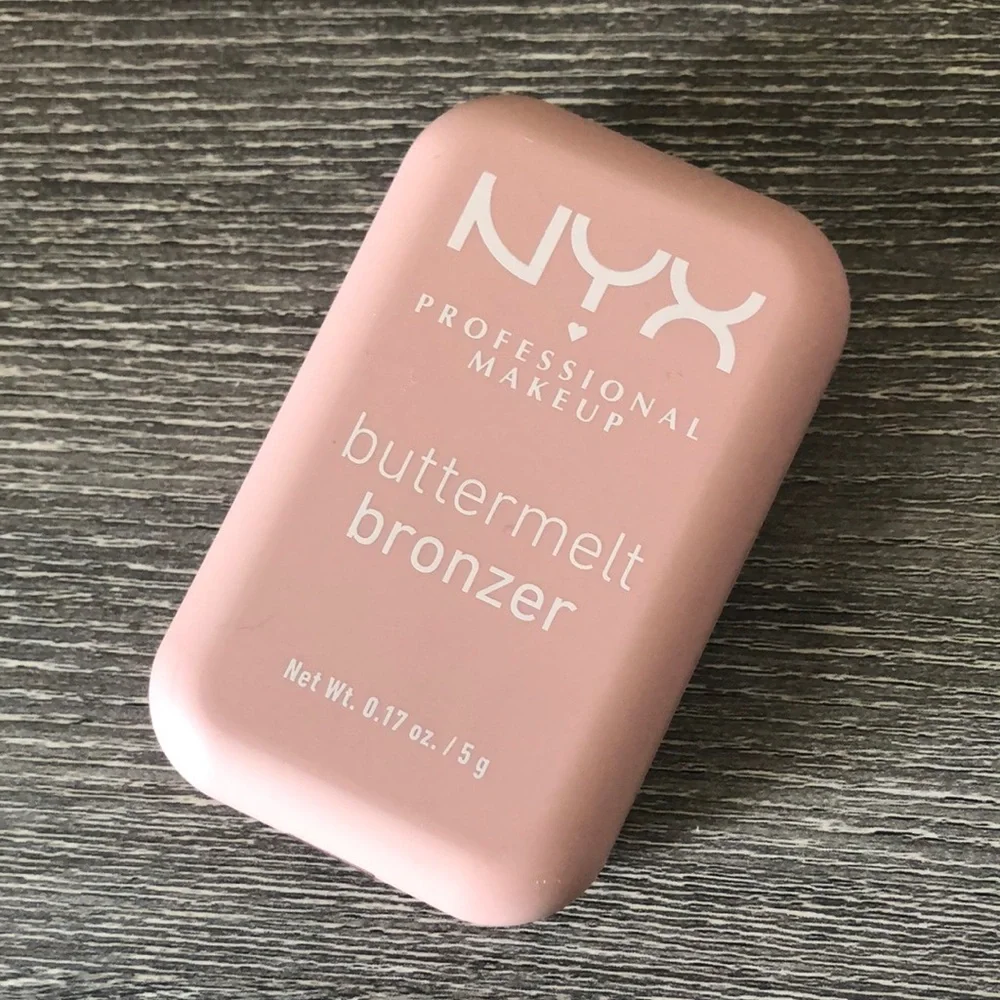 ❤️$9 NWT NYX Professional Makeup Buttermelt Bronzer Butta Cup 5g